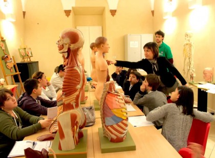 unijunior-rimini-lezioni-bambini-children-university-laboratori-didattica-03-anatomia